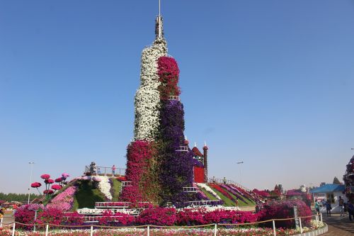 garden flowers sculpture