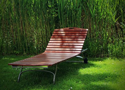 garden bed sun lounger wood lying