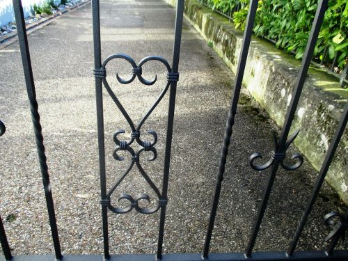 garden gate cast iron ornament