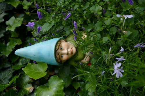 garden gnome funny angela merkel