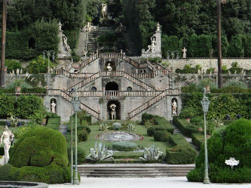 garden of villa garzoni tuscany collodi