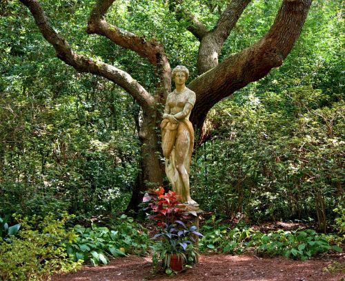 garden sculpture statue woman