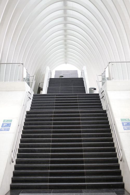 gare de liège architecture stairs
