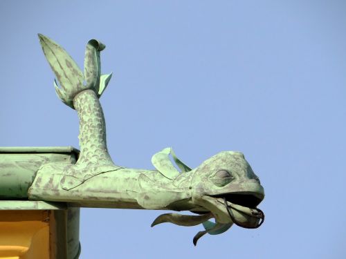 gargoyle wilanów the palace