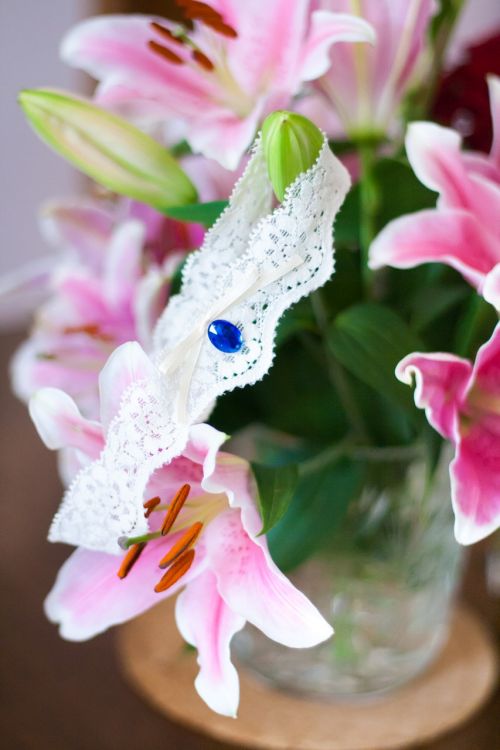 garter flowers wedding