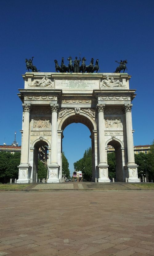 gate gateway arch
