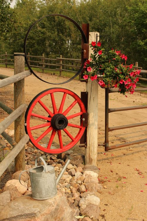 Gate Entrance Wagon Wheel