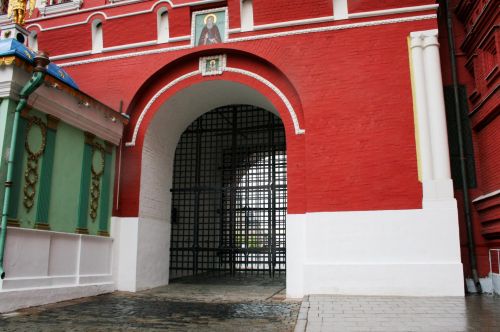 Gate To St Basil&#039;s Square