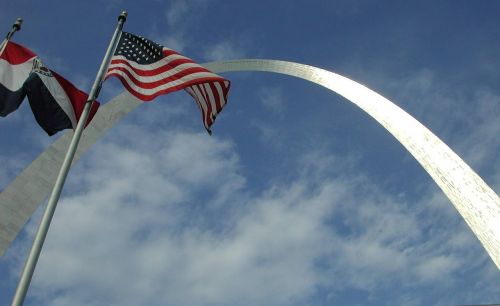 gateway arch american flag jefferson national