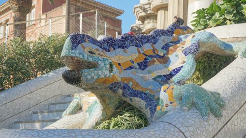 gaudi park güell lizard