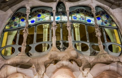 gaudi house barcelona spain architecture