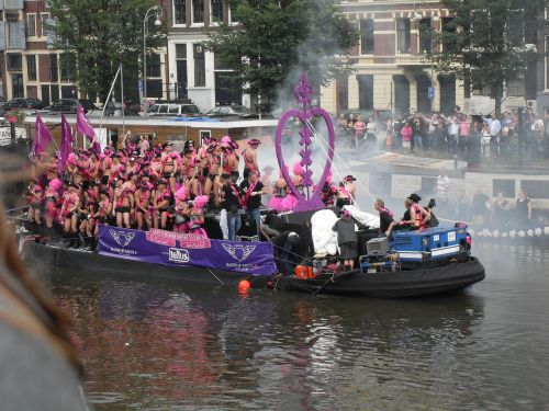 gay parade beaten up amsterdam party