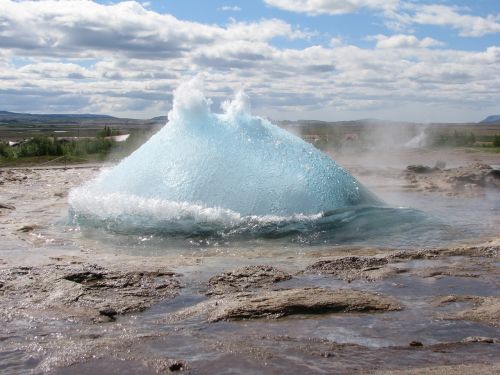 geiser iceland explosion