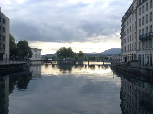 geneva rhône clouds