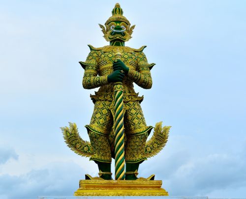 giant statue idol