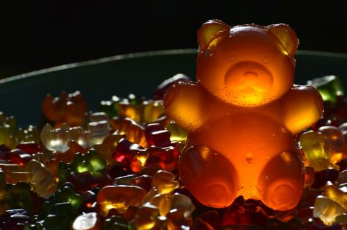 giant rubber bear gummibär gummibärchen