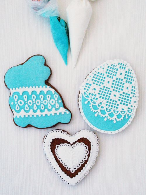 gingerbread holiday gift