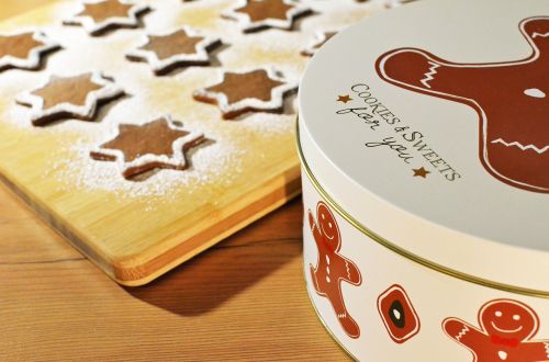 gingerbread cookies tins