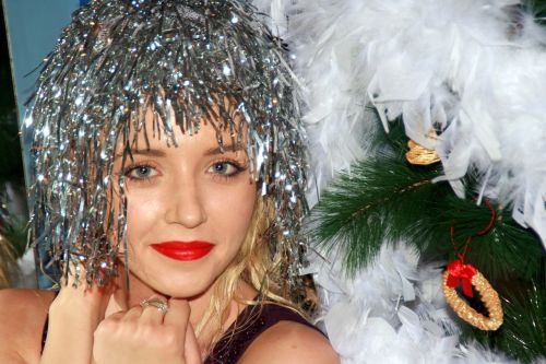 girl tinsel wig