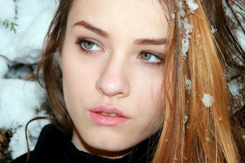 girl green eyes blonde