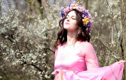 girl spring flowers