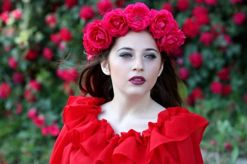 girl roses red