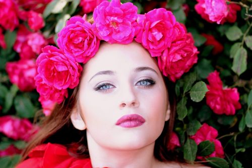 girl roses red