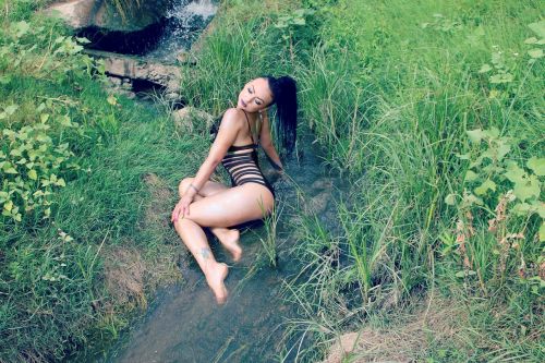 girl water sensual