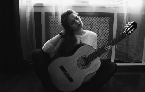 girl guitar photo
