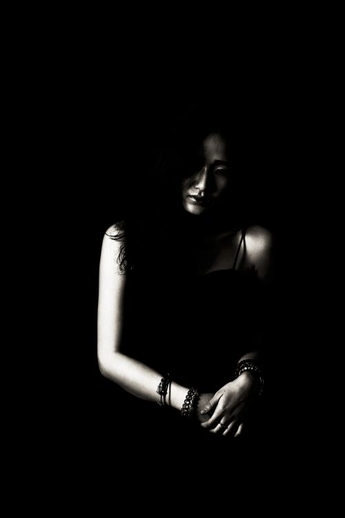 girl portrait black and white