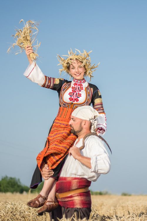 girl bulgarian folk dance