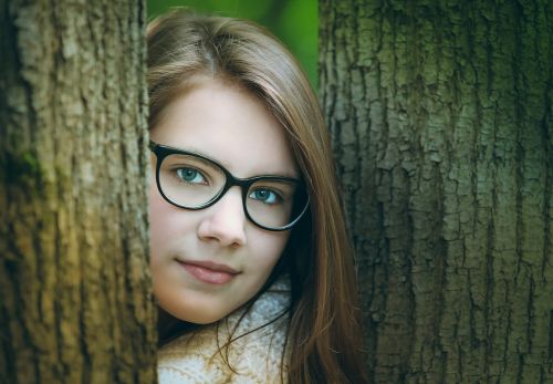 girl glasses portrait