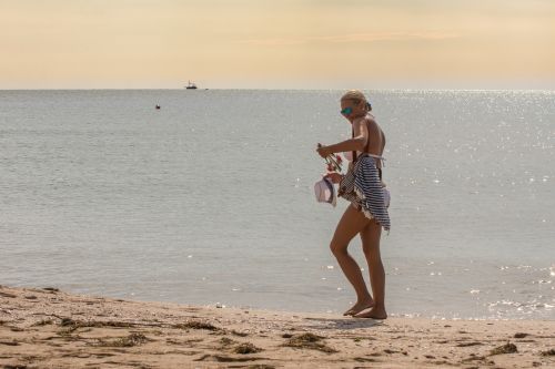 girl beach model