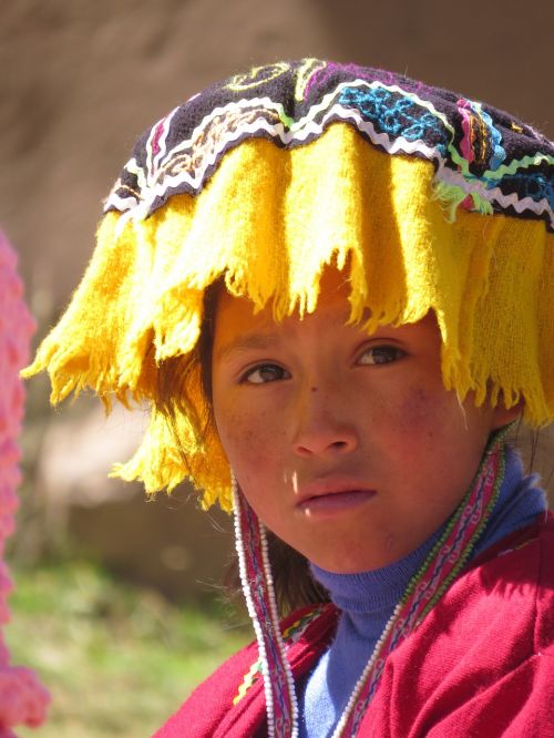 girl costume peru