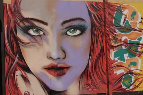girl street painting look