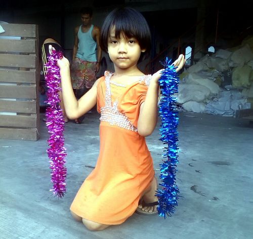 girl child orange