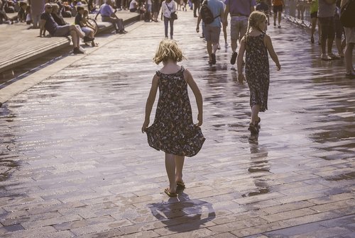 girl  walking  summer