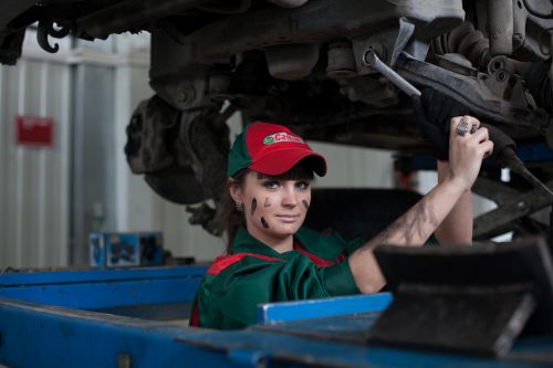 girl car service photoshoot