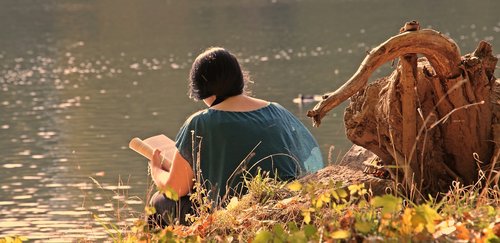 girl  autumn  lake