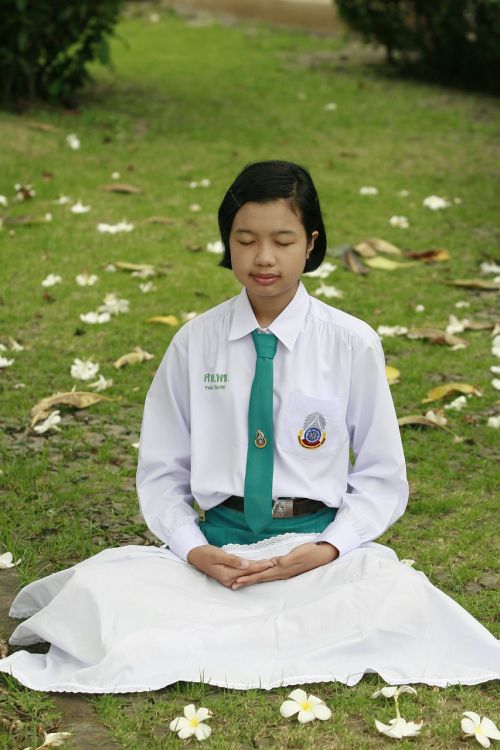 girl meditate buddhism