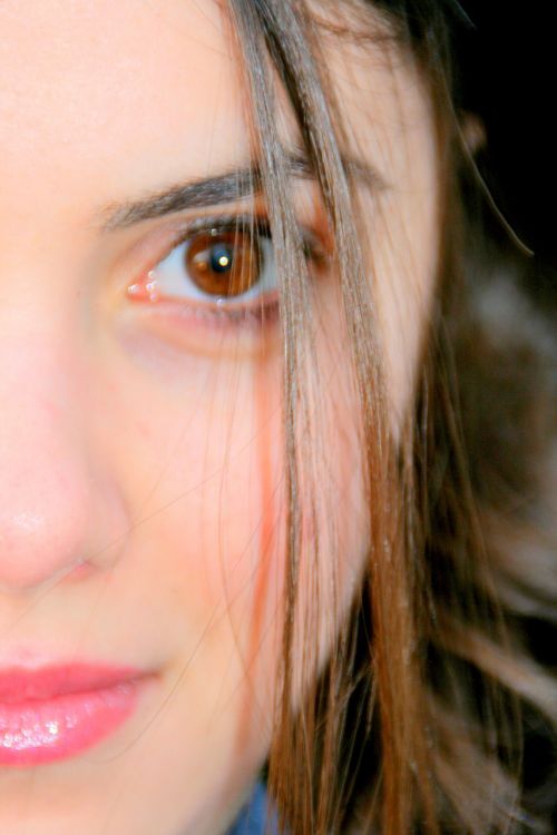 girl portrait brown eyes