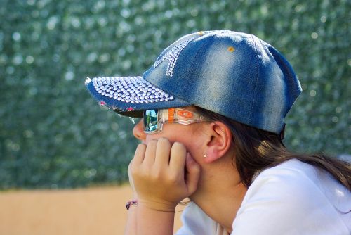 girl cap sunglasses