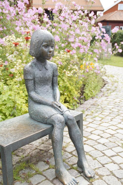 girl alone figure