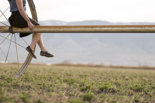 girl field countryside