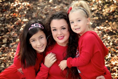 girls red family