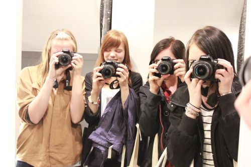 girls canon camera
