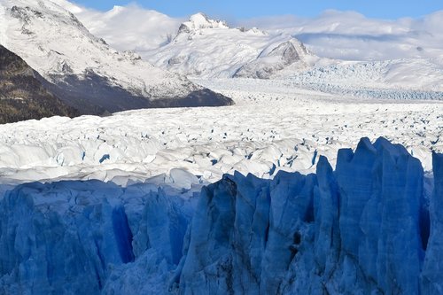 glacier  southern argentina  patgonia