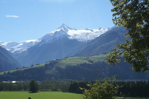 glacier in austria  kitzsteinhorn  mountains