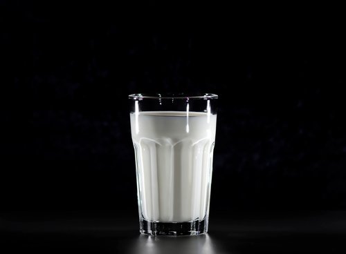 glass  milk  healthy