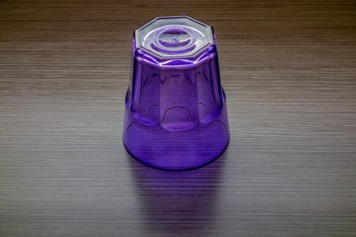 glass  violet  light